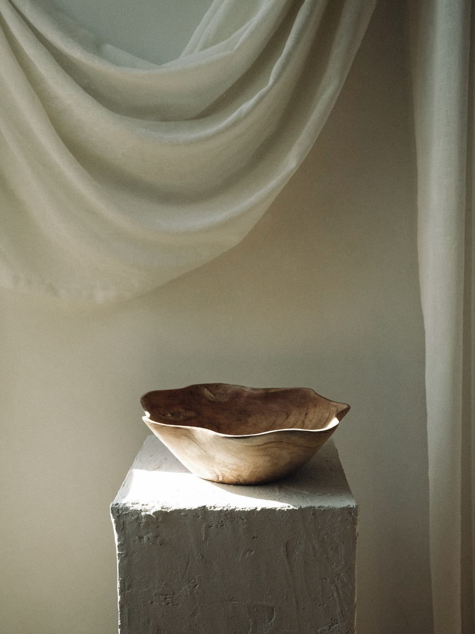 Ruffle Teak Bowl - Small